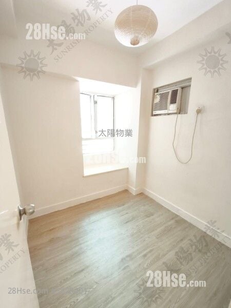 Hip Fai Building Sell 3 Bedrooms 377 ft²