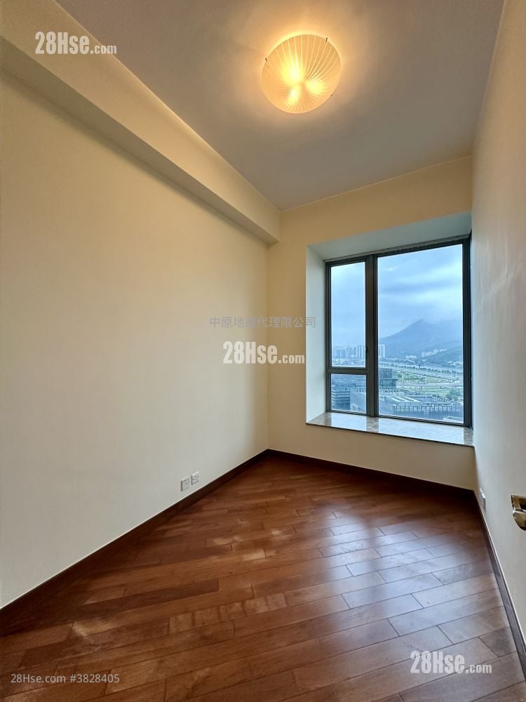 睡房 2: 御龍山 售盤 4 房 , 4 浴室 1,444 平方呎