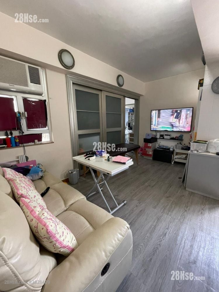 Wing Cheung Building Rental 2 Bedrooms , 1 Bathroom 367 ft²
