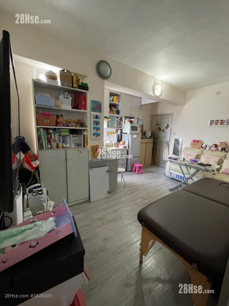 Wing Cheung Building Rental 2 Bedrooms , 1 Bathroom 367 ft²