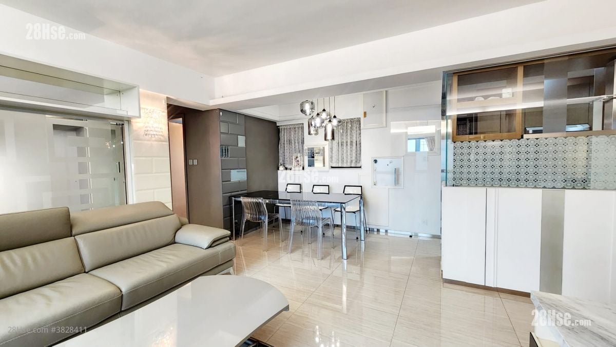 Aegean Coast Sell 3 Bedrooms , 2 Bathrooms 811 ft²