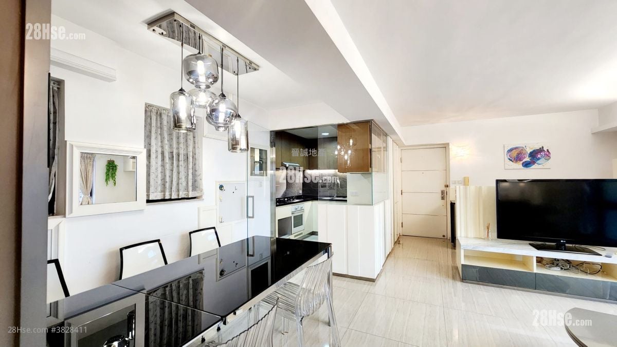 Aegean Coast Sell 3 Bedrooms , 2 Bathrooms 811 ft²