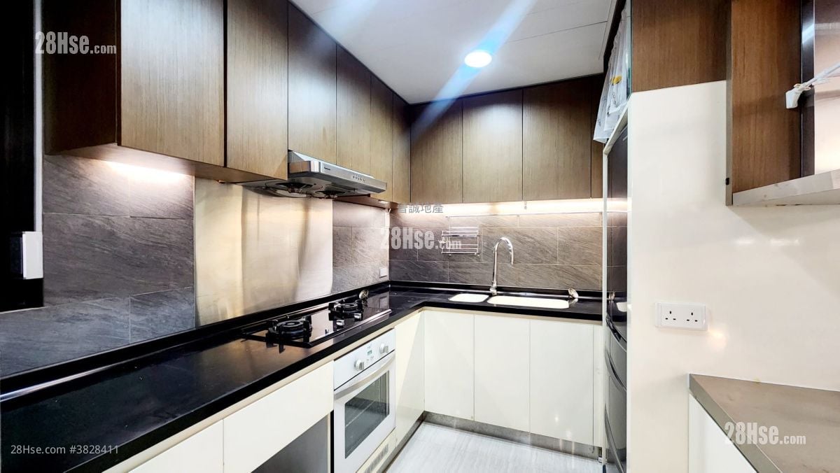 Aegean Coast Sell 3 Bedrooms , 2 Bathrooms 811 ft²