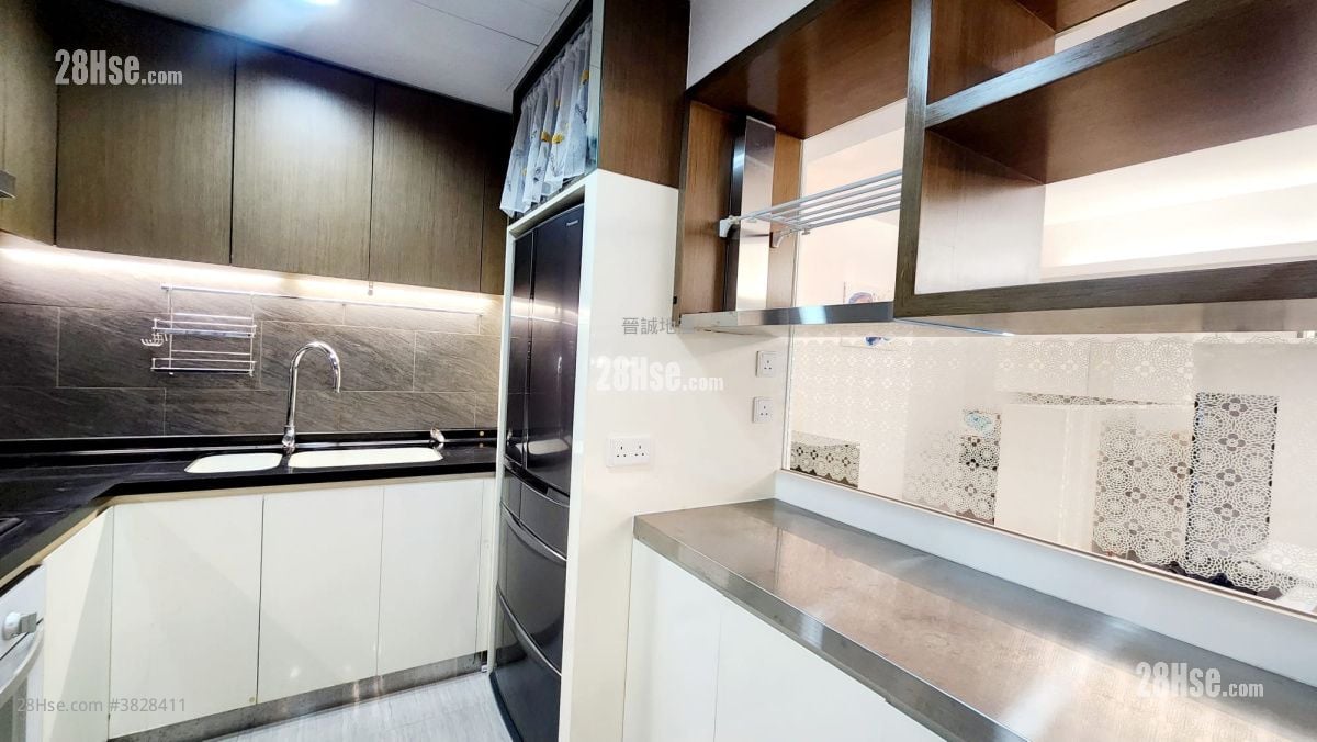 Aegean Coast Sell 3 Bedrooms , 2 Bathrooms 811 ft²