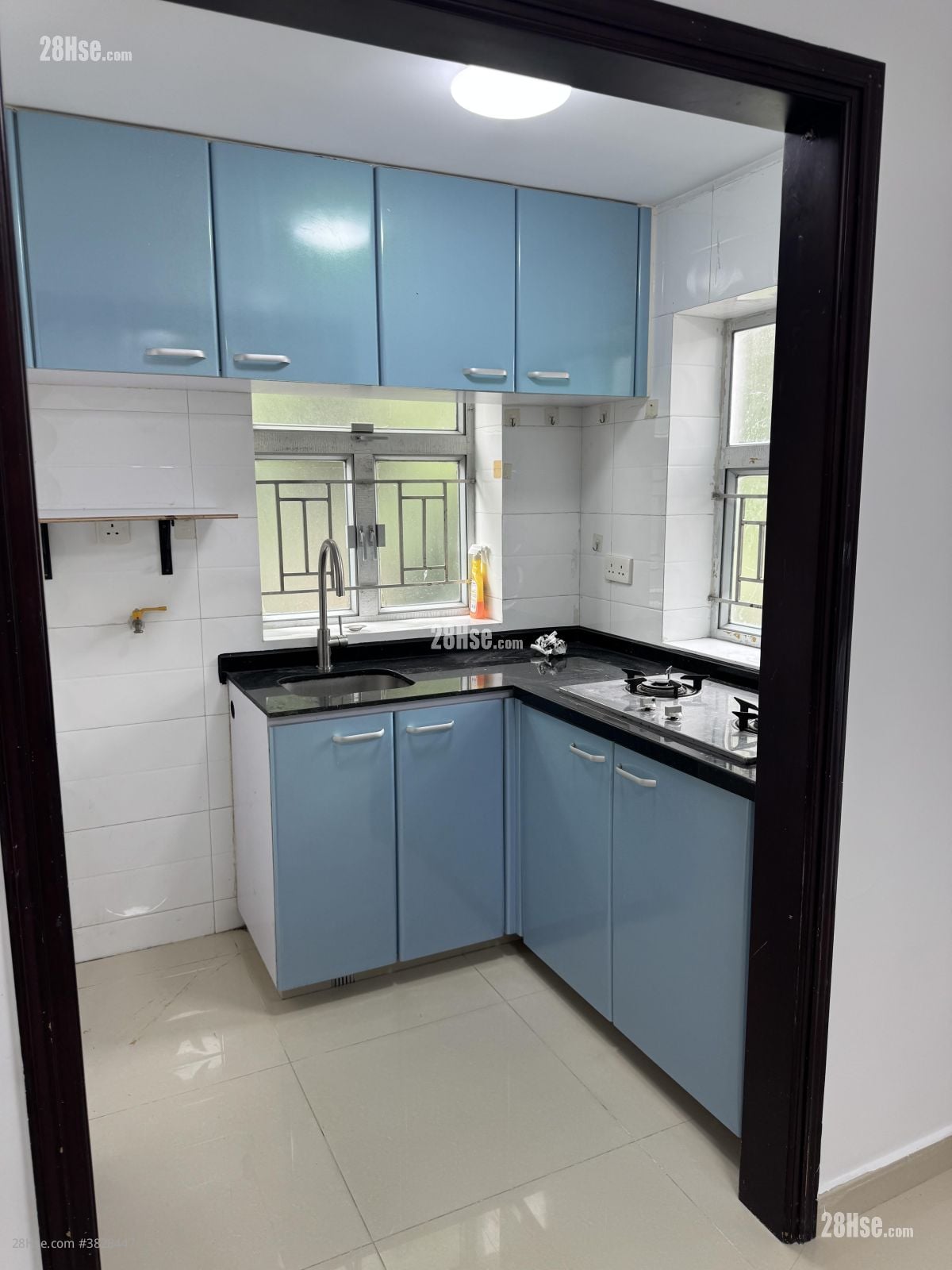 村屋 租盤 1 房 300 平方呎