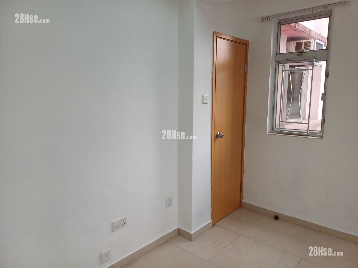 南京大楼 租盘 1 房 , 1 浴室 300 平方尺