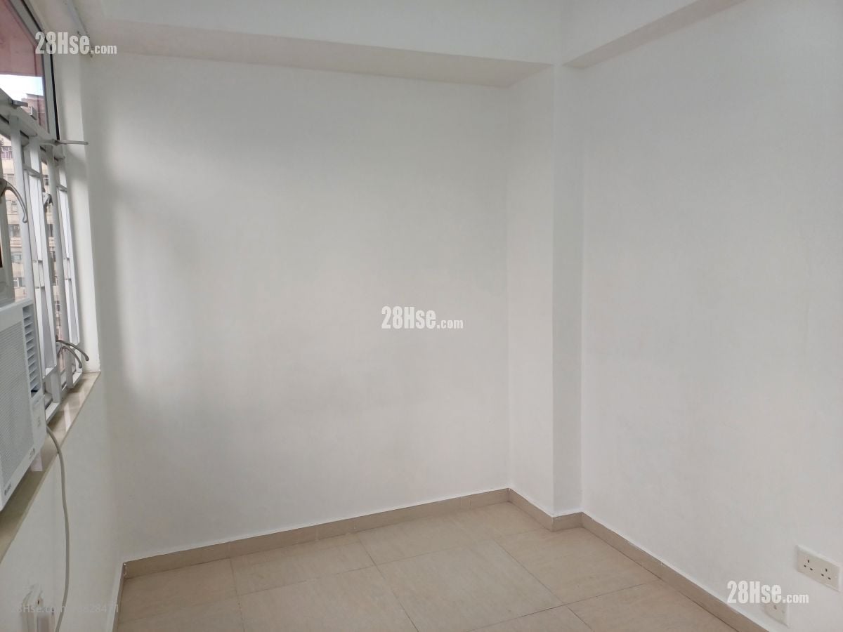 南京大楼 租盘 1 房 , 1 浴室 300 平方尺