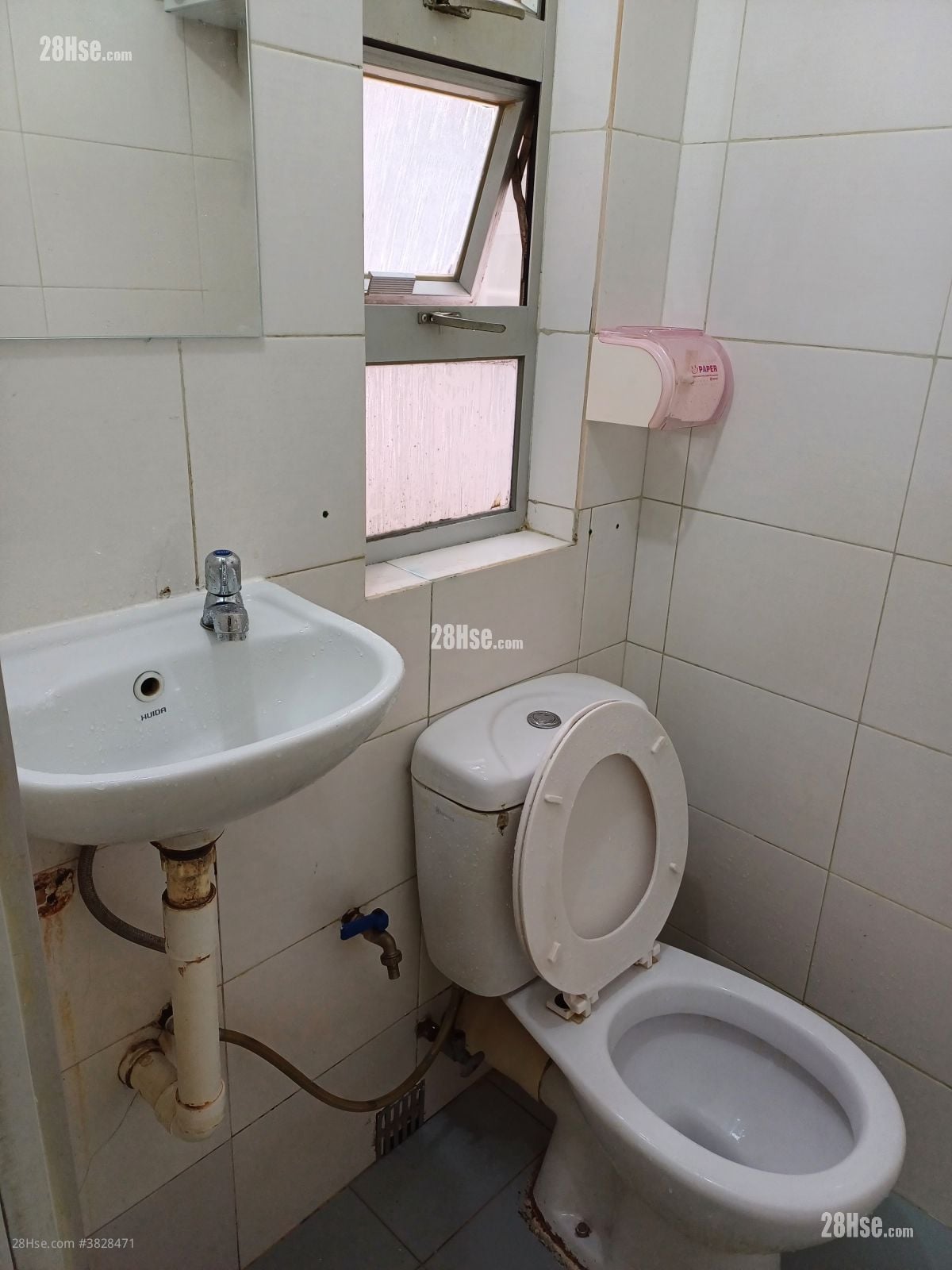 南京大楼 租盘 1 房 , 1 浴室 300 平方尺