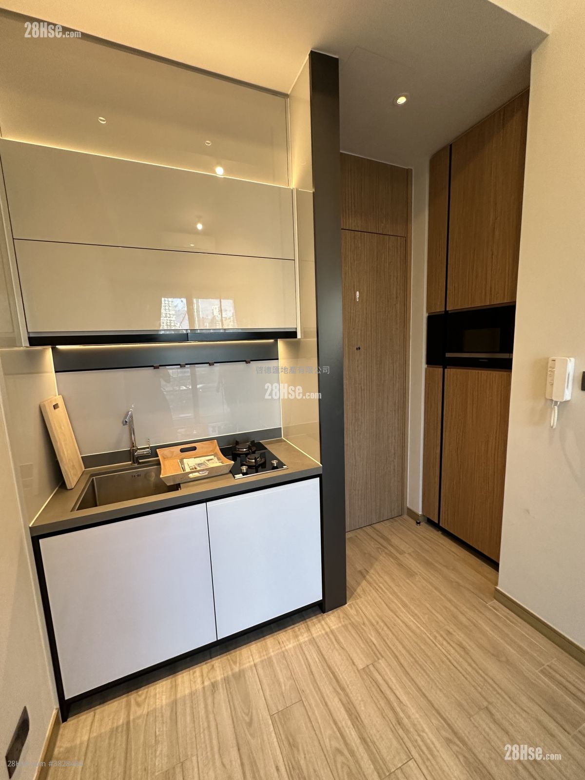 启岸 租盘 1 房 277 平方尺