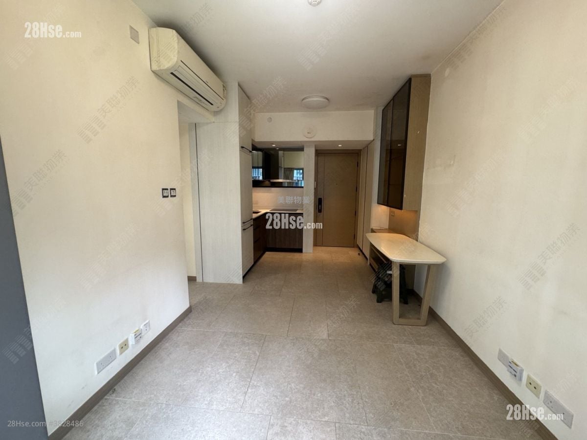 St Martin Sell 2 Bedrooms , 1 Bathroom 451 ft²