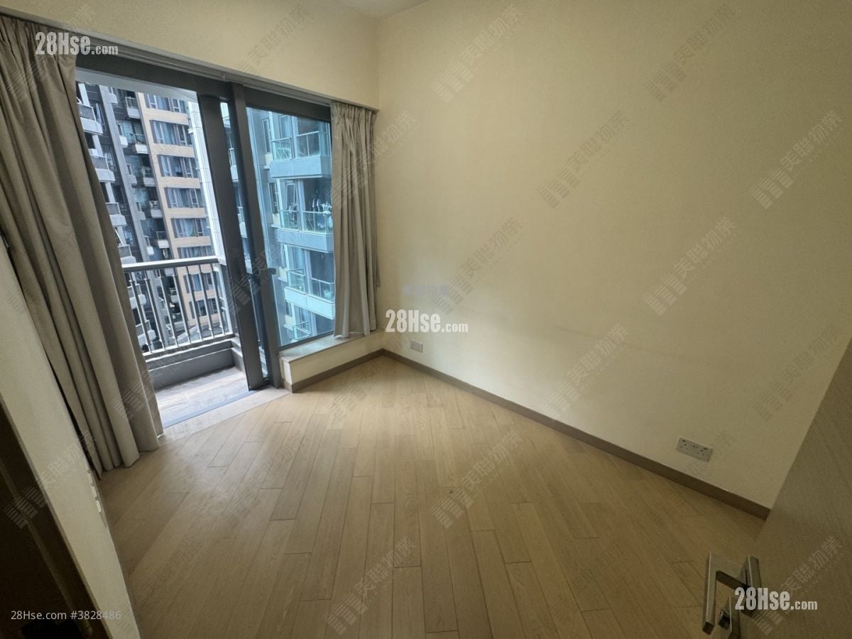 St Martin Sell 2 Bedrooms , 1 Bathroom 451 ft²