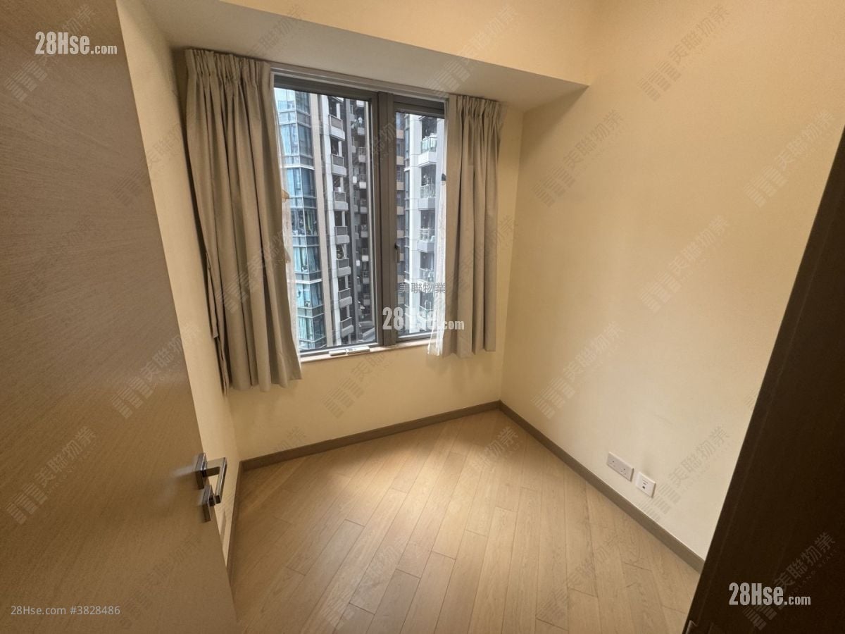 St Martin Sell 2 Bedrooms , 1 Bathroom 451 ft²