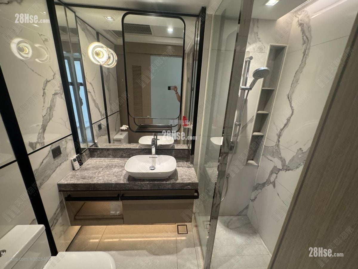 St Martin Sell 2 Bedrooms , 1 Bathroom 451 ft²