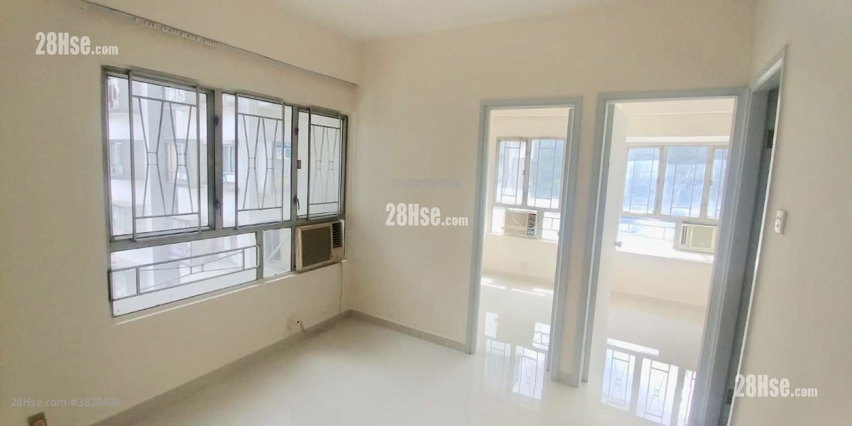 Golden Lion Garden Rental 336 ft²