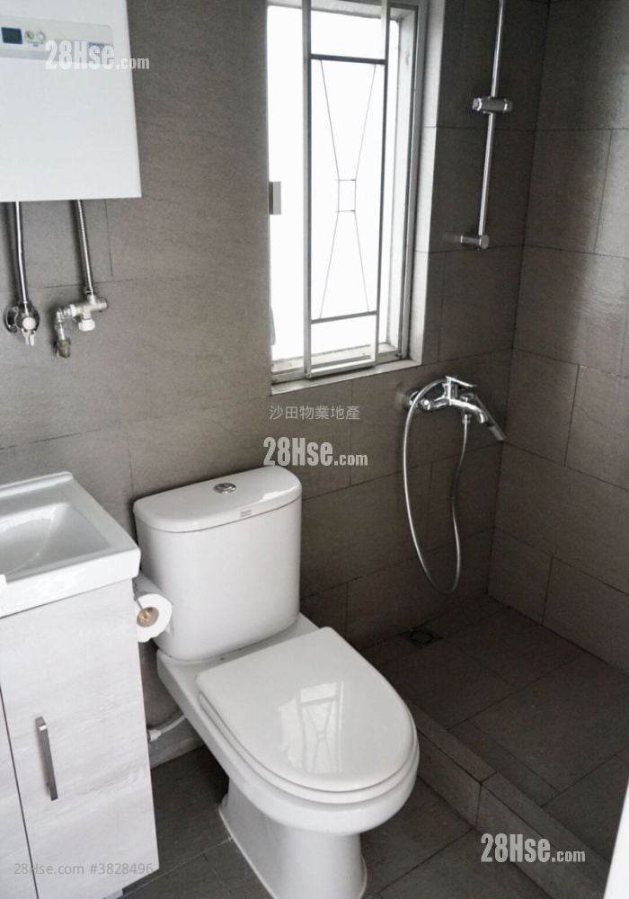 Golden Lion Garden Rental 336 ft²