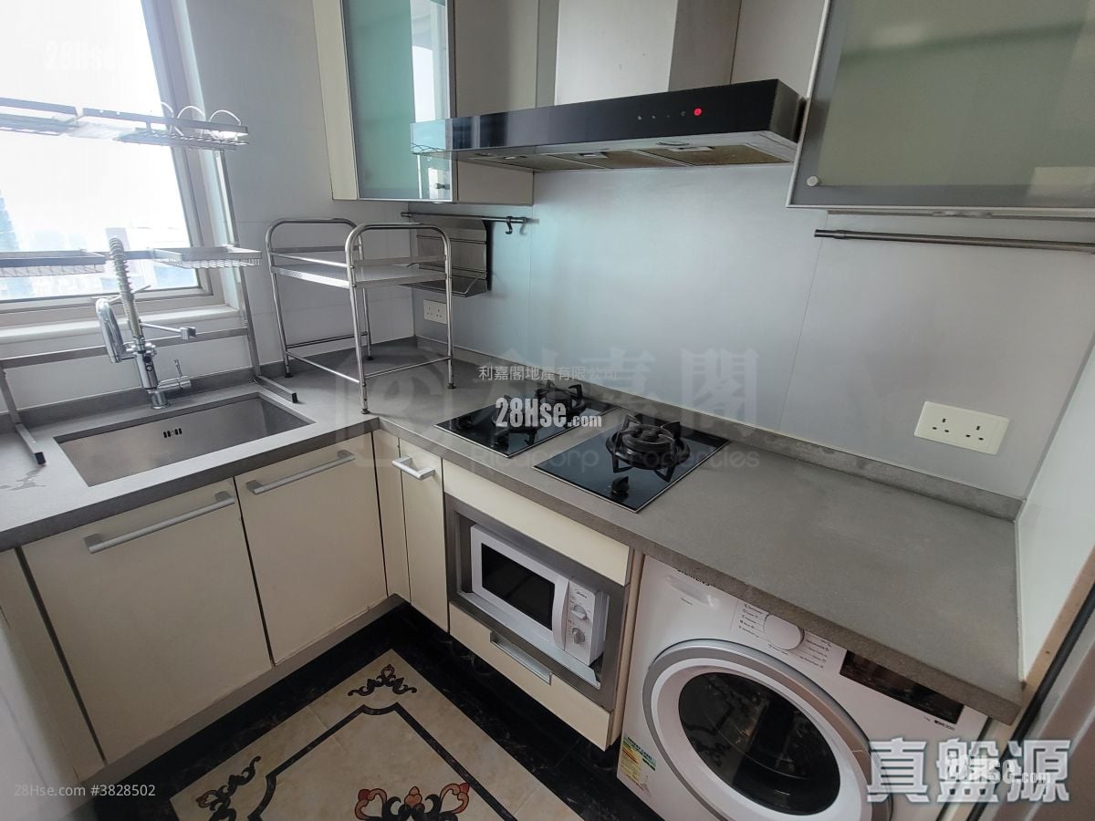 One Silversea Sell 3 Bedrooms , 2 Bathrooms 665 ft²