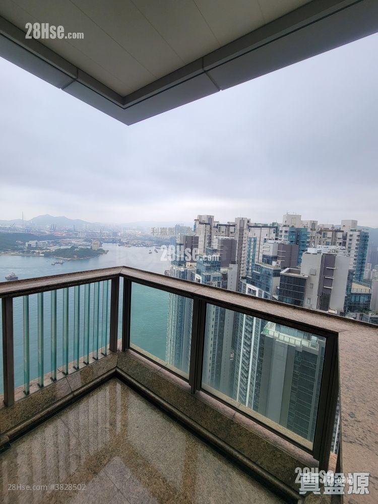 One Silversea Sell 3 Bedrooms , 2 Bathrooms 665 ft²