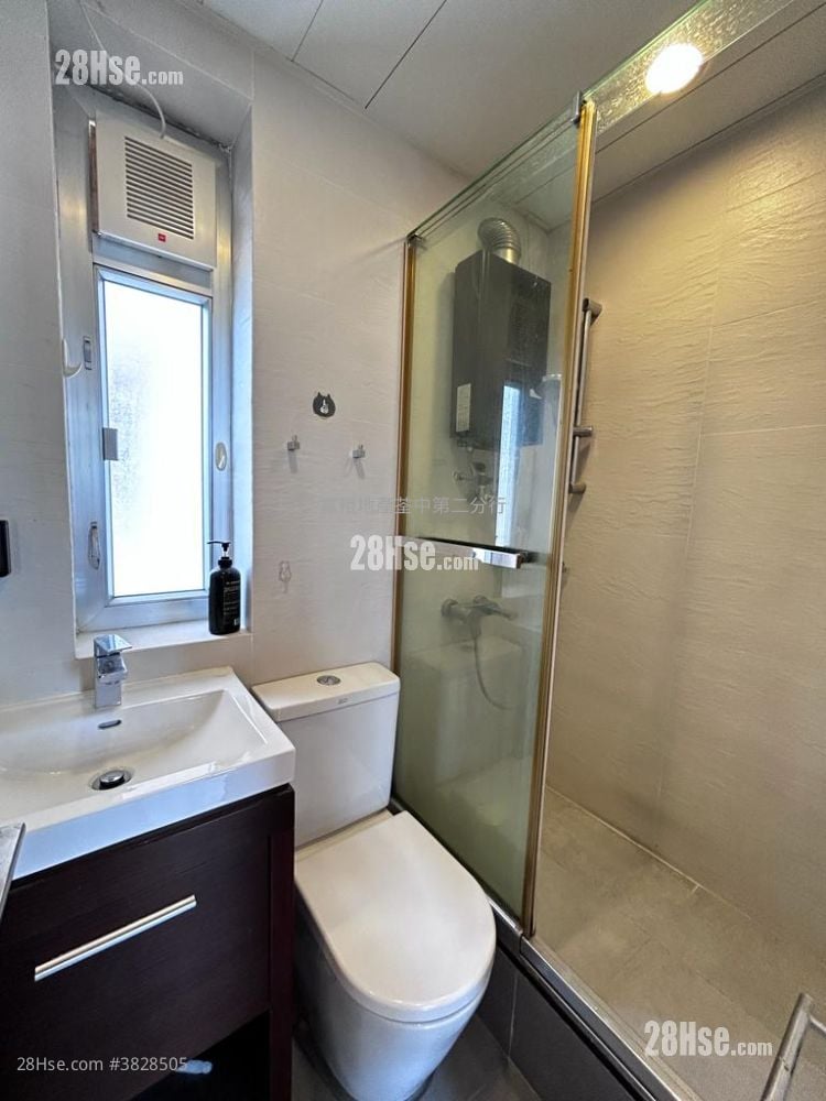 荃湾中心 租盘 2 房 374 平方尺