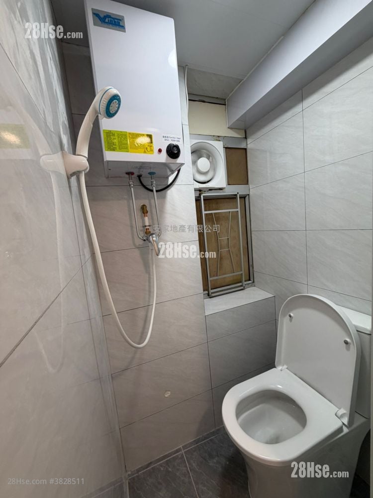 Chung Wo Building Rental Studio , 1 Bathroom 200 ft²