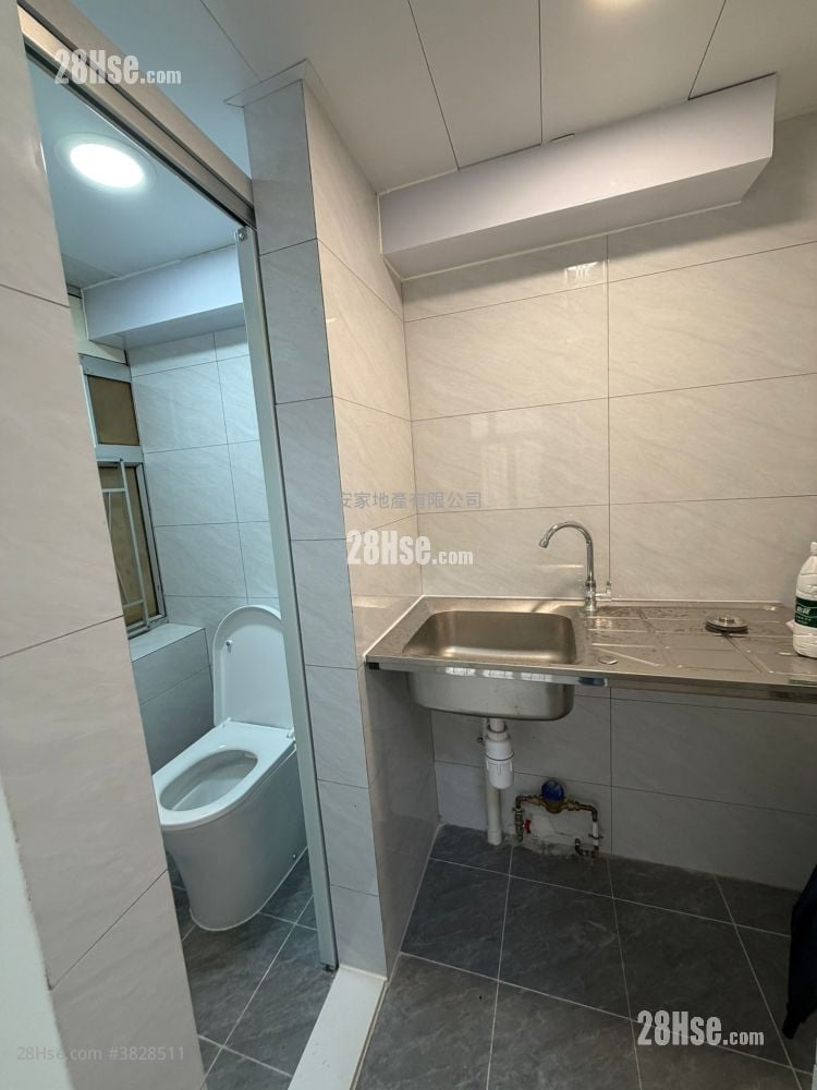Chung Wo Building Rental Studio , 1 Bathroom 200 ft²