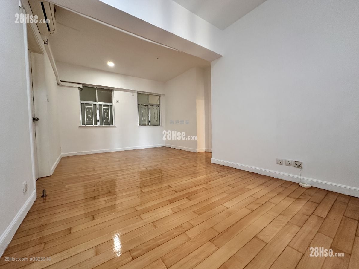 Kam Tao Building Sell 2 Bedrooms , 1 Bathroom 628 ft²