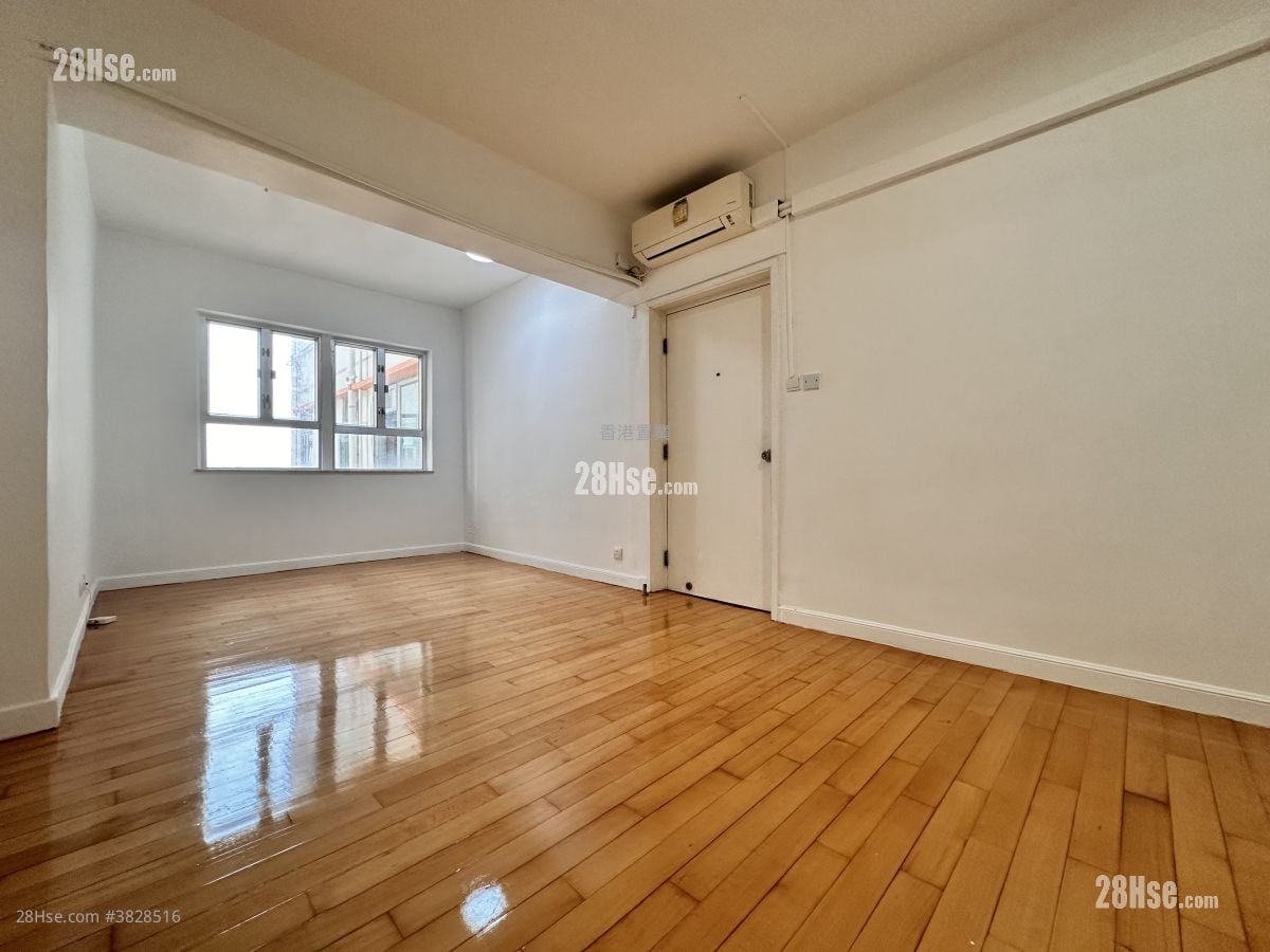 Kam Tao Building Sell 2 Bedrooms , 1 Bathroom 628 ft²