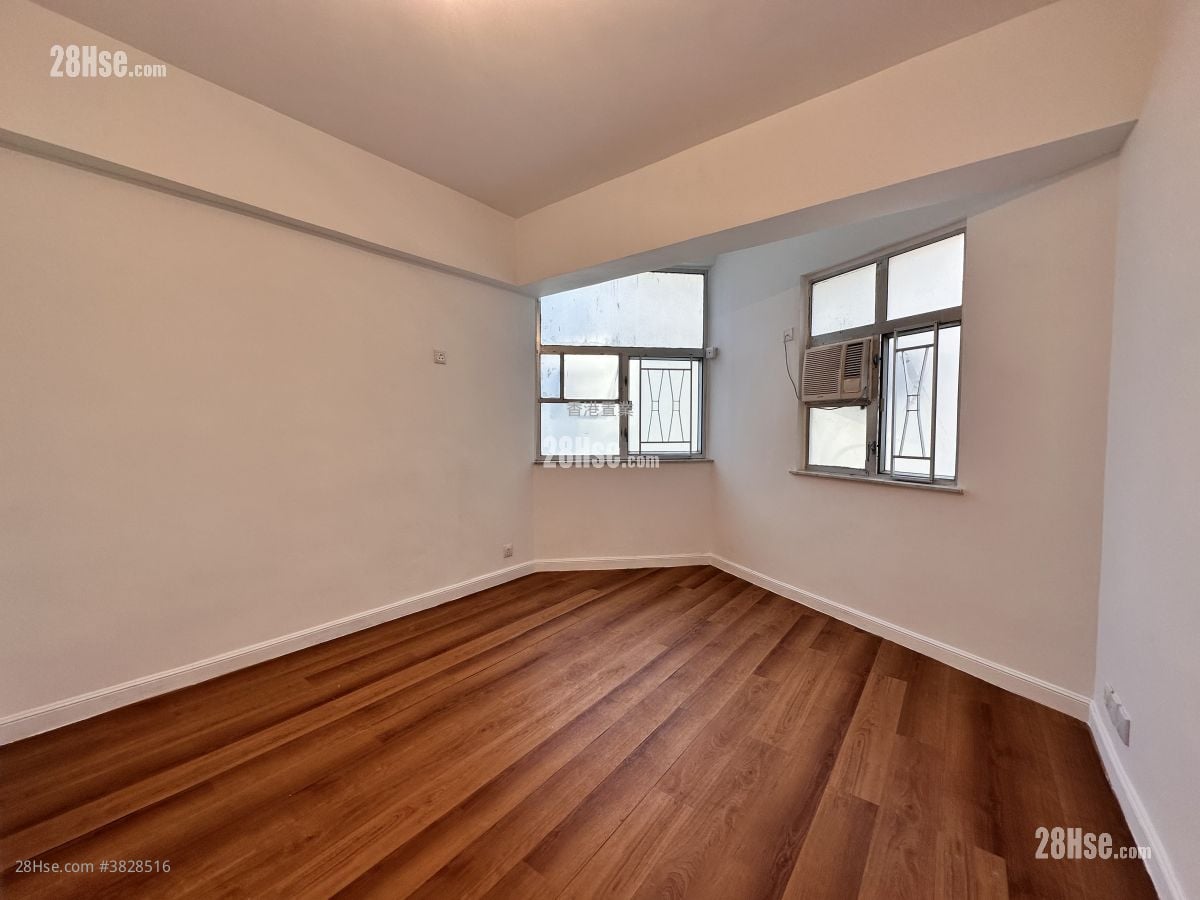 Kam Tao Building Sell 2 Bedrooms , 1 Bathroom 628 ft²