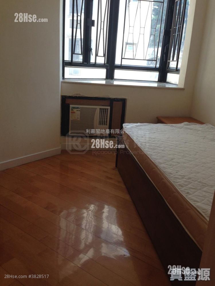 Kornhill Sell 3 Bedrooms , 1 Bathroom 596 ft²