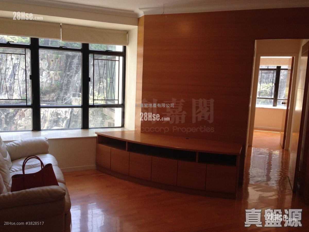 Kornhill Sell 3 Bedrooms , 1 Bathroom 596 ft²