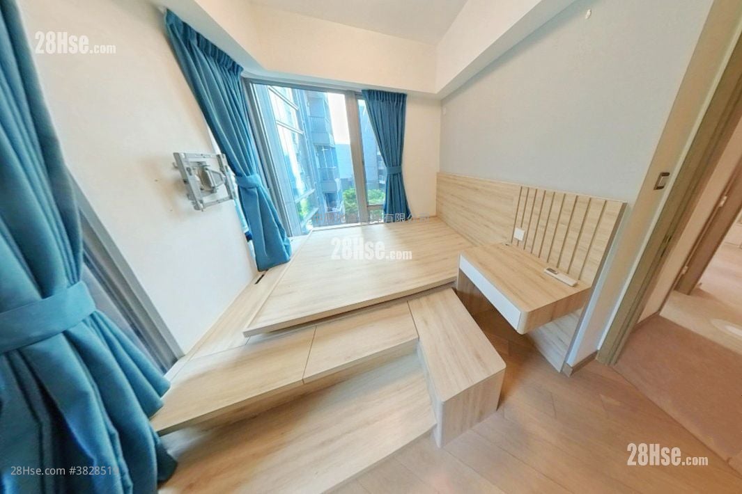 St Martin Sell 2 Bedrooms 471 ft²