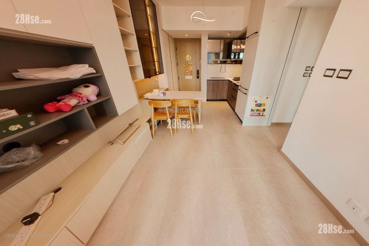 St Martin Sell 2 Bedrooms 471 ft²