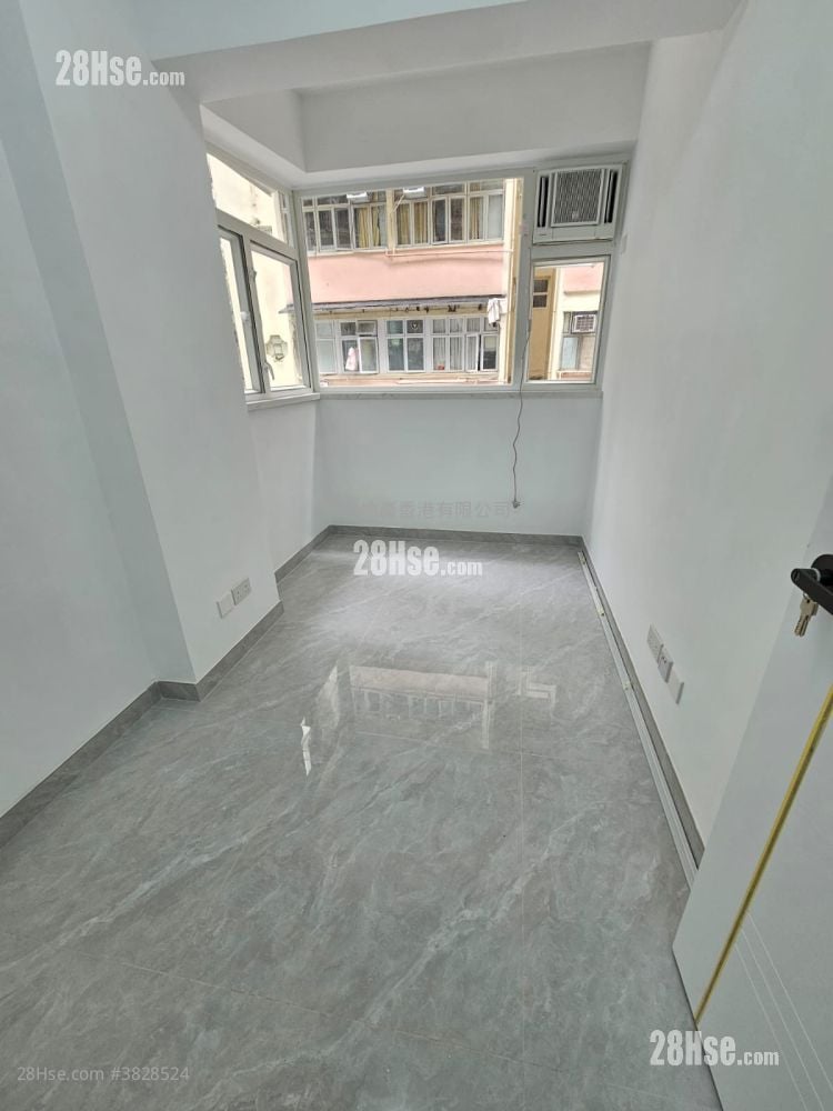 单幢楼房 售盘 3 房 , 2 浴室 615 平方尺