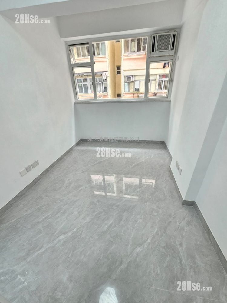 单幢楼房 售盘 3 房 , 2 浴室 615 平方尺