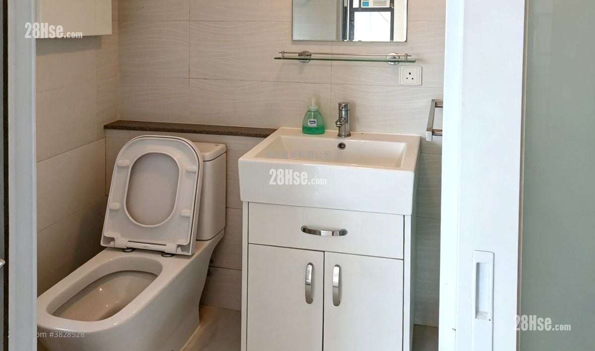 浴室: 高樂花園 租盤 開放式間隔 , 1 浴室 340 平方呎