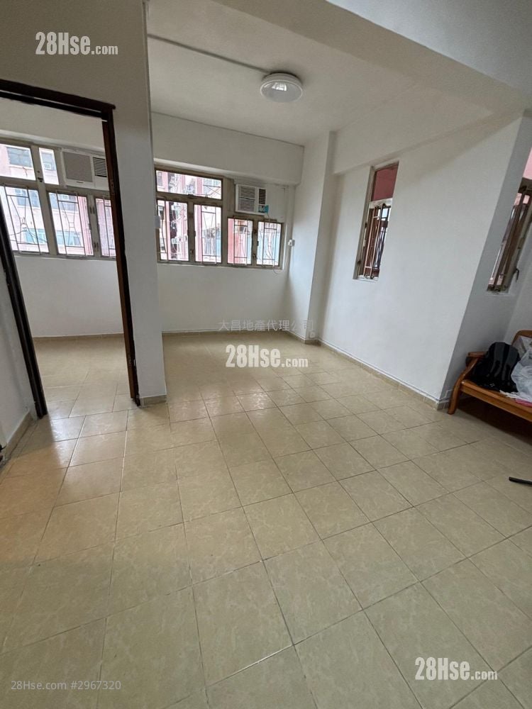 Kwan Yick Building Phase 3 Sell 1 Bedroom , 1 Bathroom 374 ft²