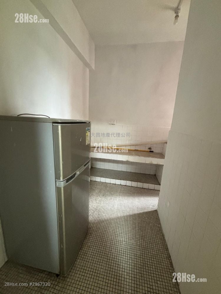 Kwan Yick Building Phase 3 Sell 1 Bedroom , 1 Bathroom 374 ft²