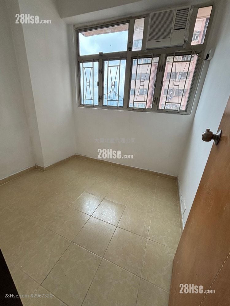 Kwan Yick Building Phase 3 Sell 1 Bedroom , 1 Bathroom 374 ft²