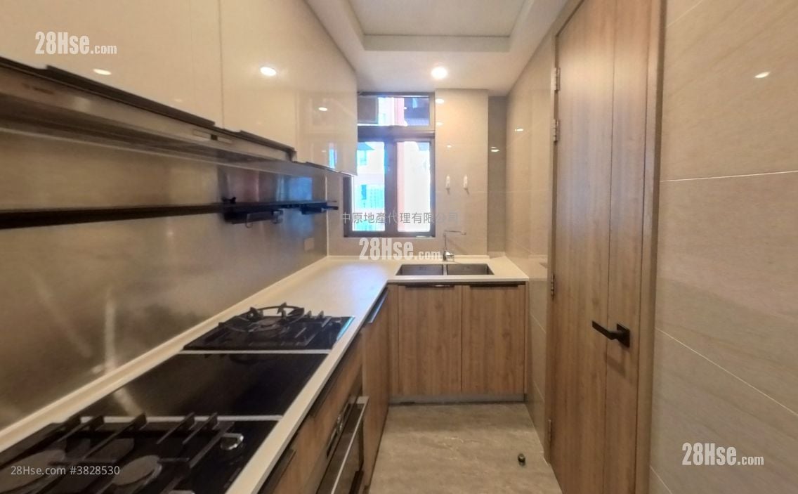 Centra Horizon Sell 3 Bedrooms 1,019 ft²