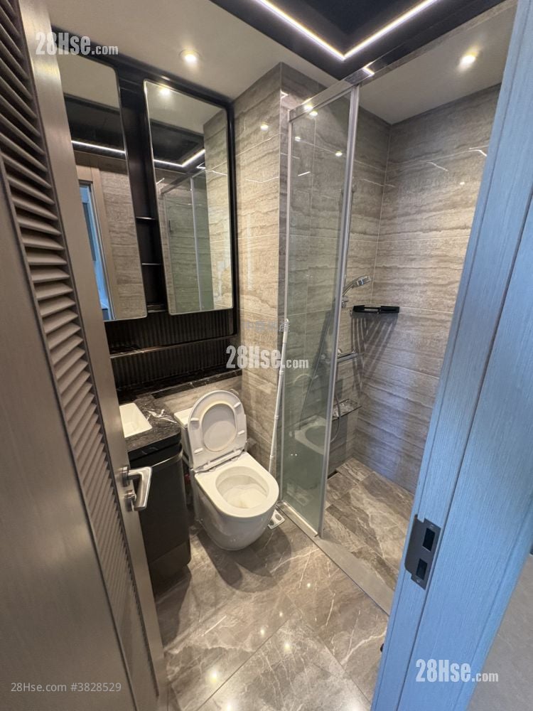 Regency Bay Sell 1 Bedroom , 1 Bathroom 299 ft²