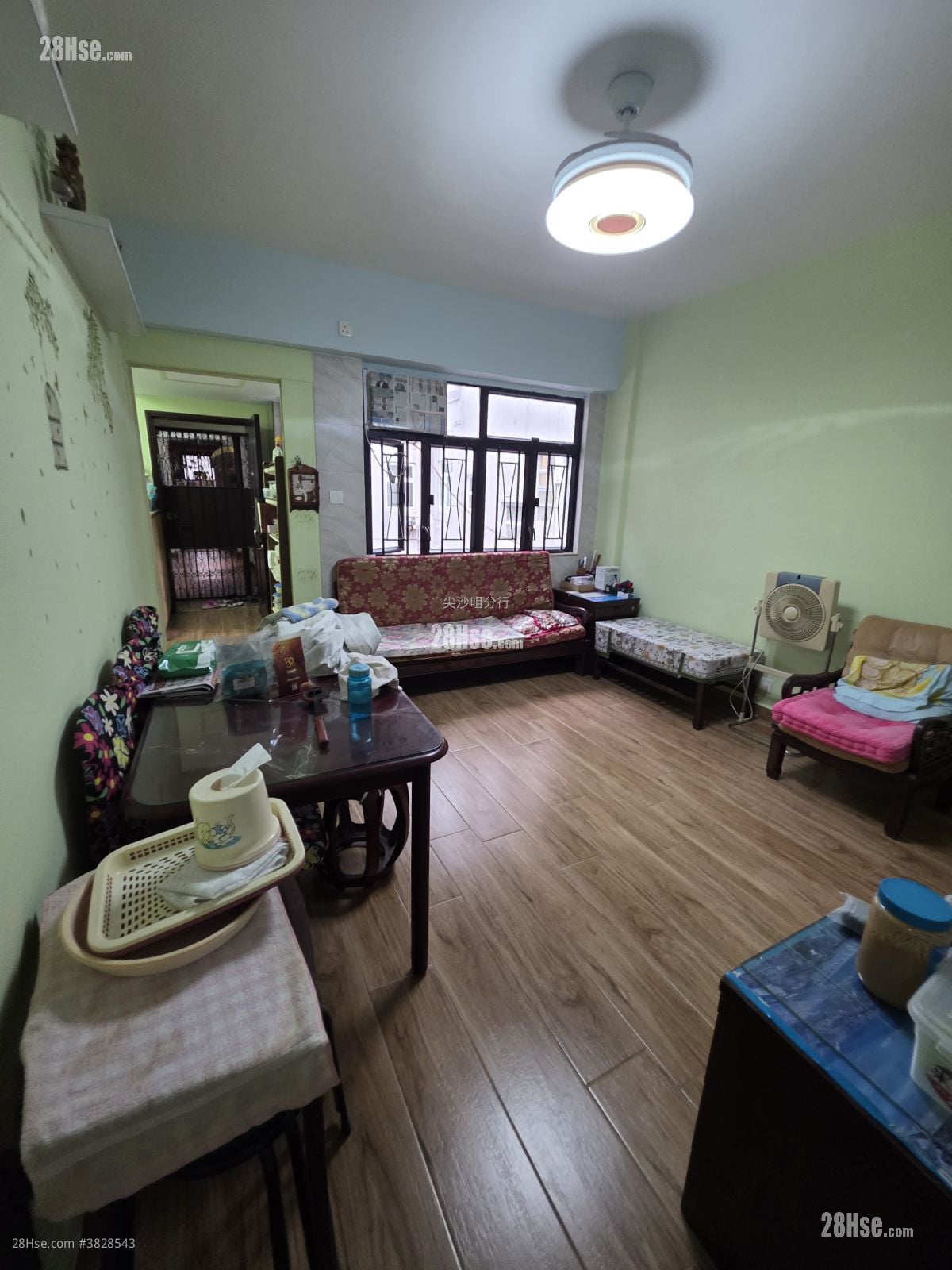 Granville Building Rental 3 Bedrooms , 2 Bathrooms 679 ft²