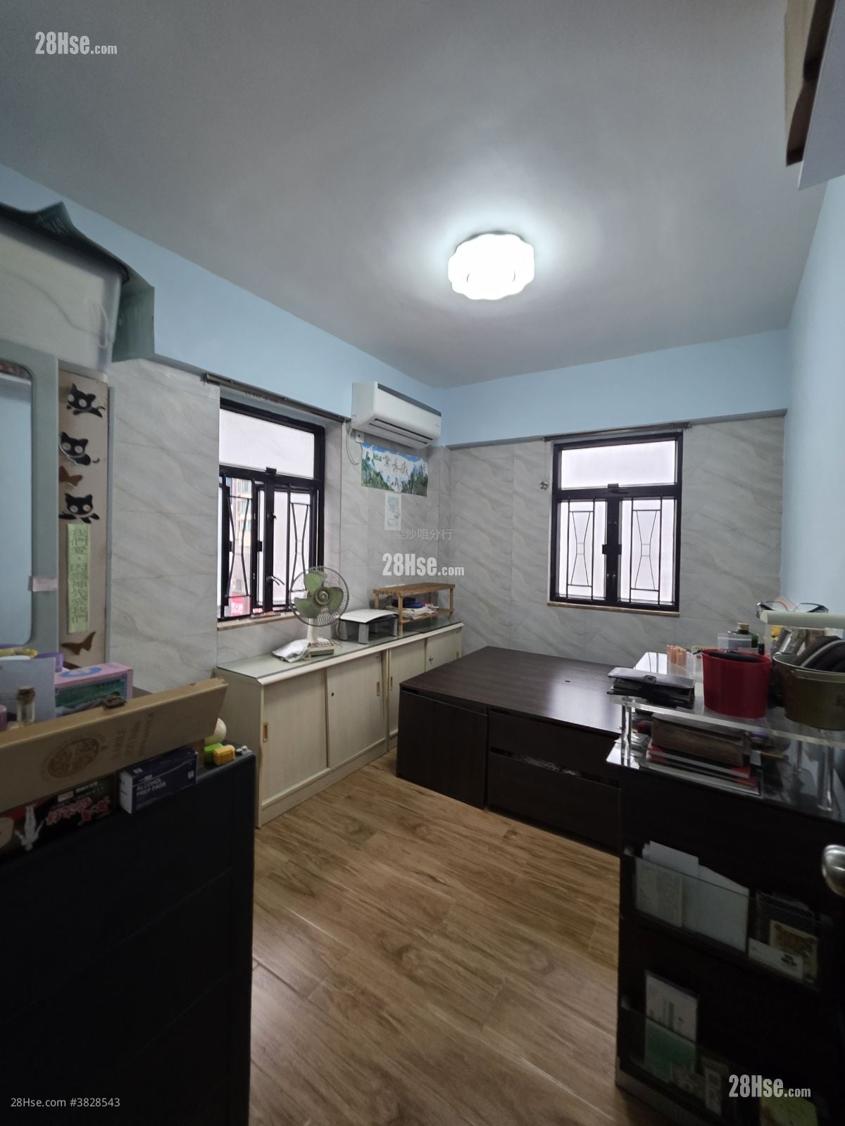 Granville Building Rental 3 Bedrooms , 2 Bathrooms 679 ft²