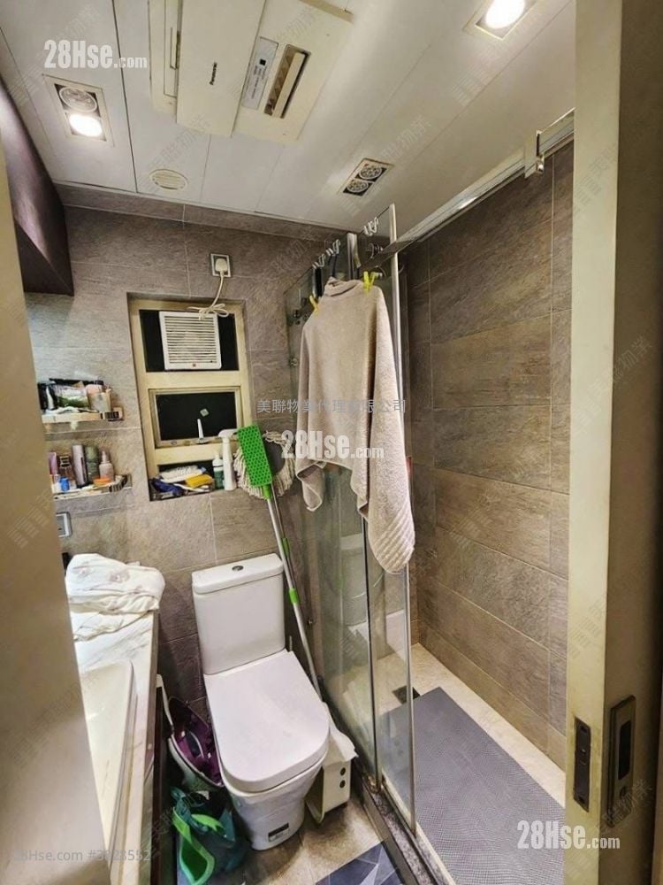 Waterside Plaza Sell 3 Bedrooms 572 ft²