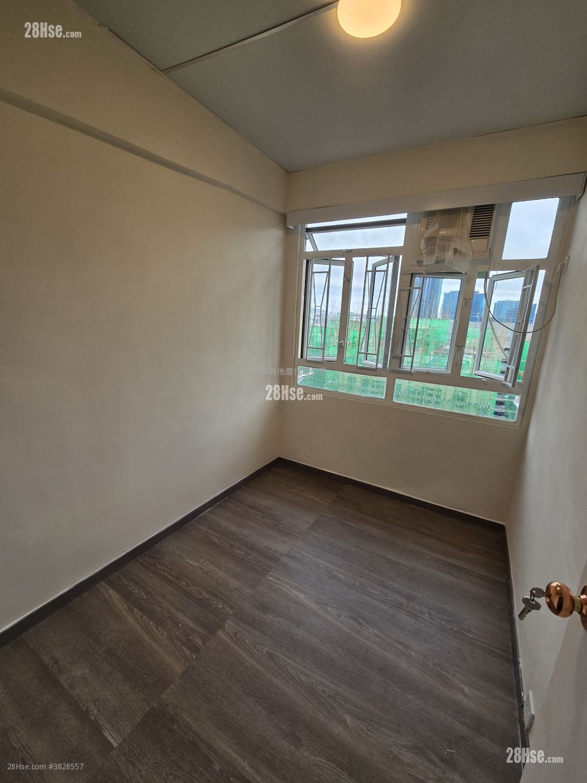 Lux Theatre Building Rental 3 Bedrooms , 1 Bathroom 400 ft²