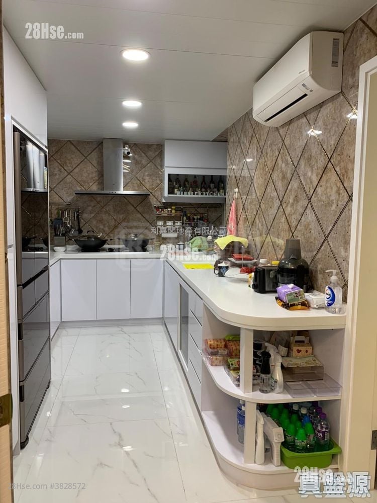 Laguna Verde Sell 4 Bedrooms 1,102 ft²