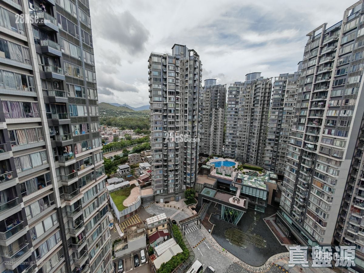 The Reach Sell 3 Bedrooms 660 ft²