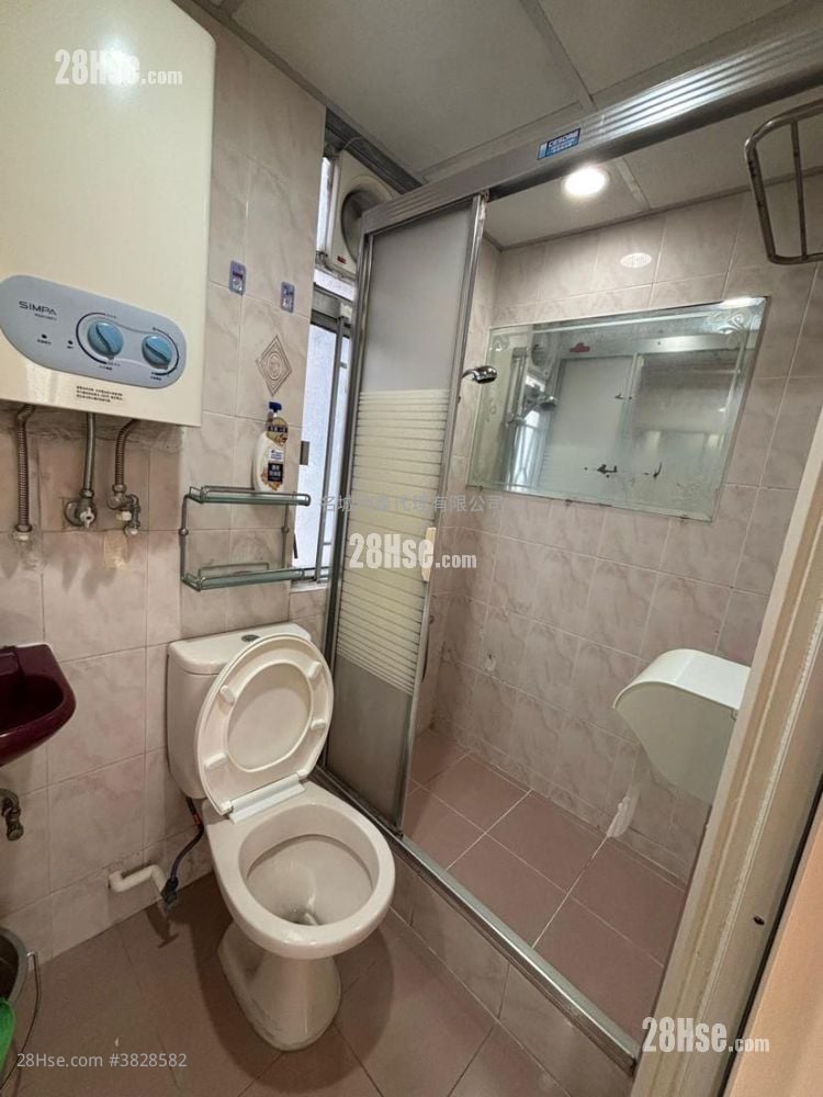 金狮花园 租盘 307 平方尺