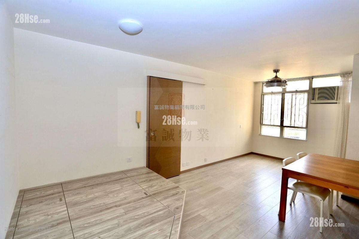 晓丽苑 售盘 3 房 , 1 浴室 596 平方尺