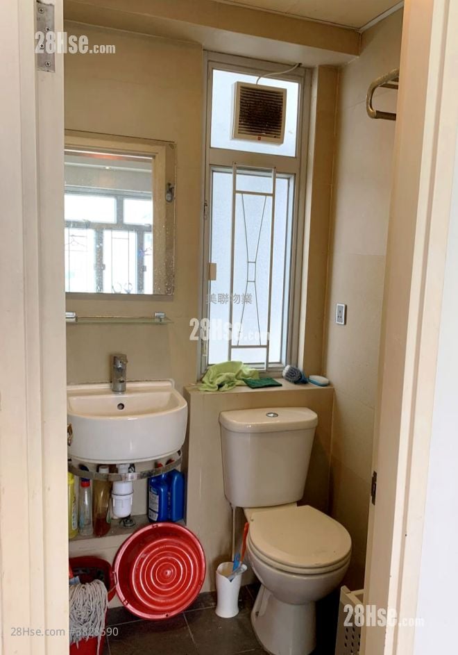 Glamour Garden Rental 2 Bedrooms , 1 Bathroom 386 ft²