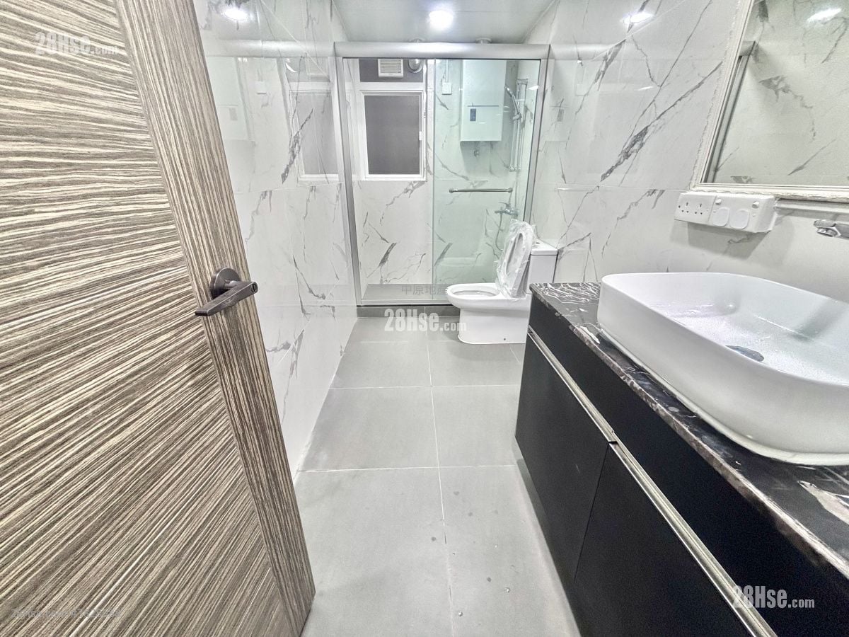 倚龙山庄 租盘 3 房 , 2 浴室 1,551 平方尺