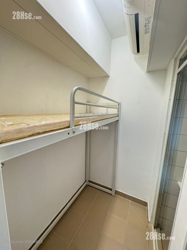 St Martin Rental 3 Bedrooms , 2 Bathrooms 781 ft²